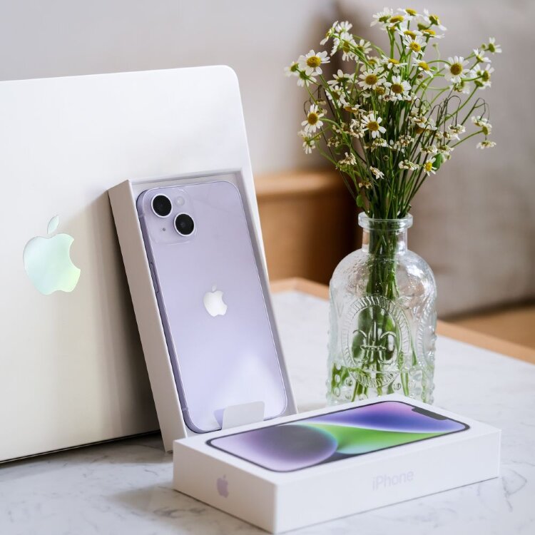 Смартфон Apple B (демо)
